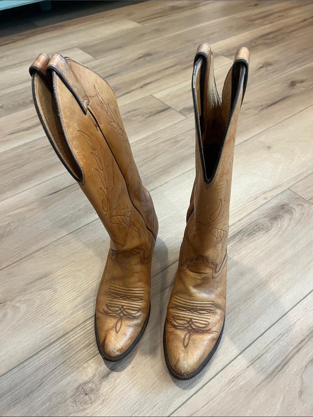 Women’s Tan Leather Western Cowboy Boots
